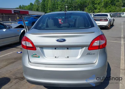 2013 Ford Fiesta Se z USA, uszkodzony, nr VIN 3FADP4BJ2DM174459